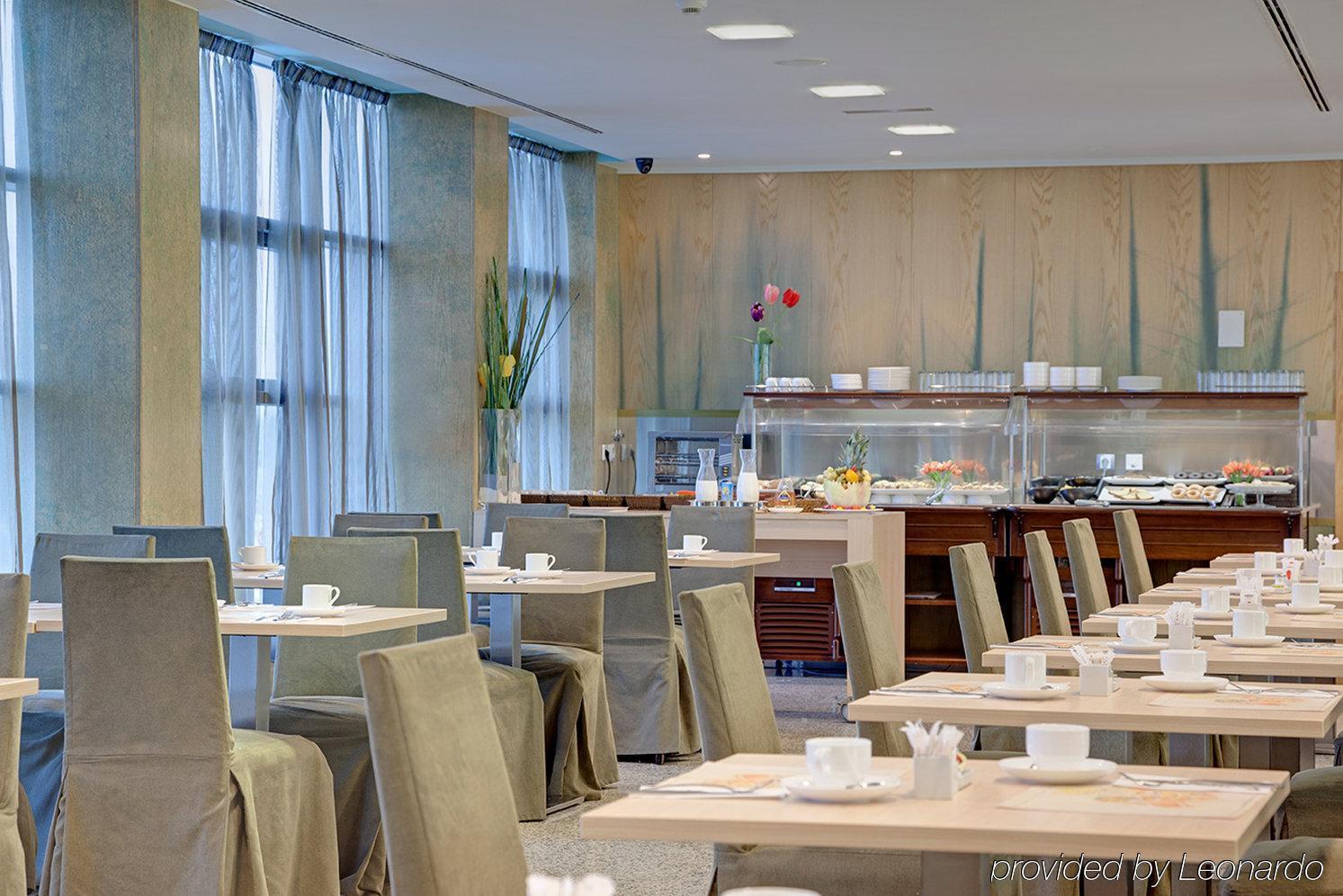 Hotel Crowne Plaza Madrid Airport Luaran gambar
